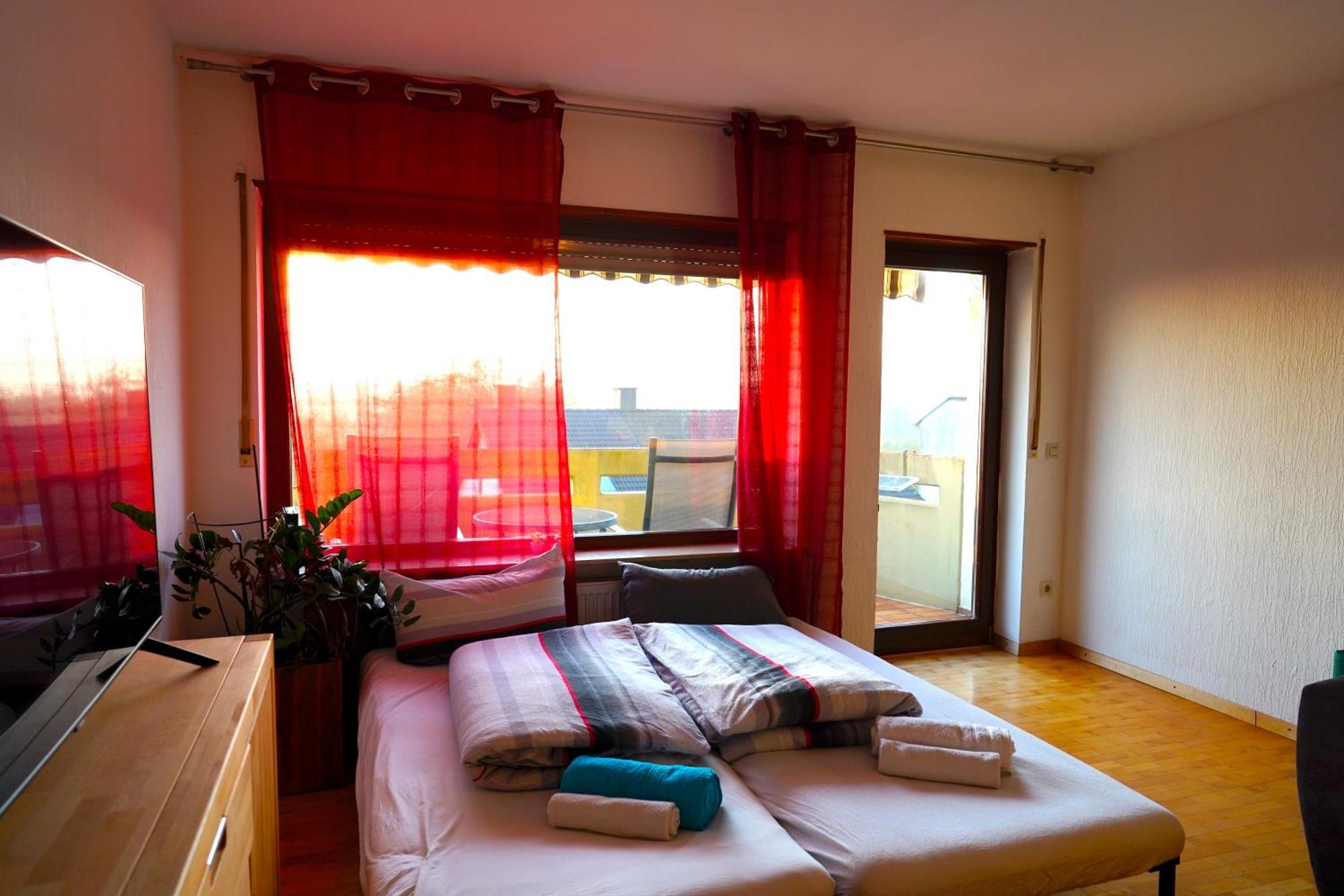 Grosse Ferienwohnung, Apartment In Leimen Wehome Komfort Exterior photo
